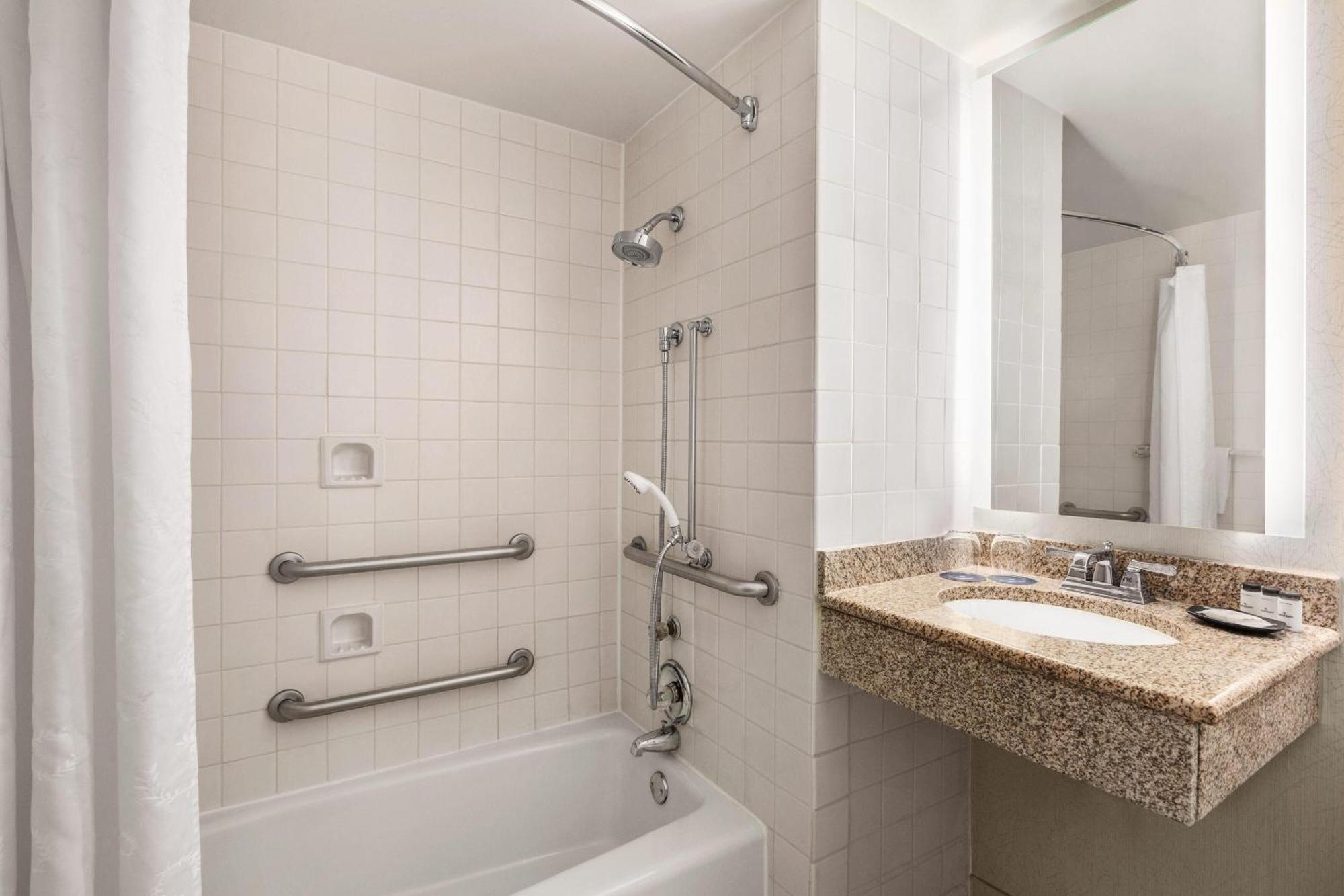 Sheraton Raleigh Hotel Zewnętrze zdjęcie